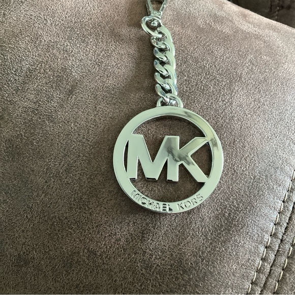 Michael Kors Authentic Silver Charm - Key Chain - Picture 2 of 6